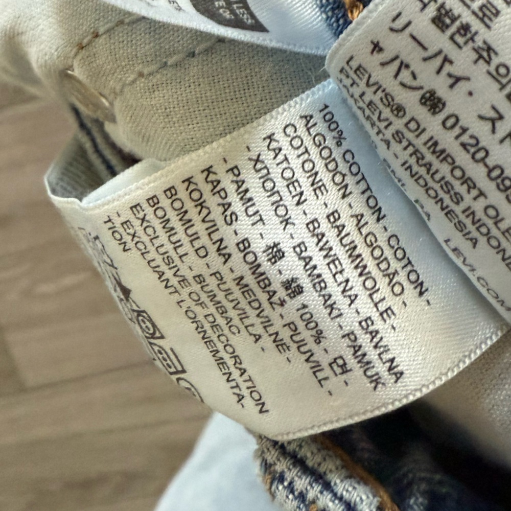 Levi's|Women’s low rise superlow loose jeans,Light wash Straight/wide leg•••27 - Picture 13 of 16